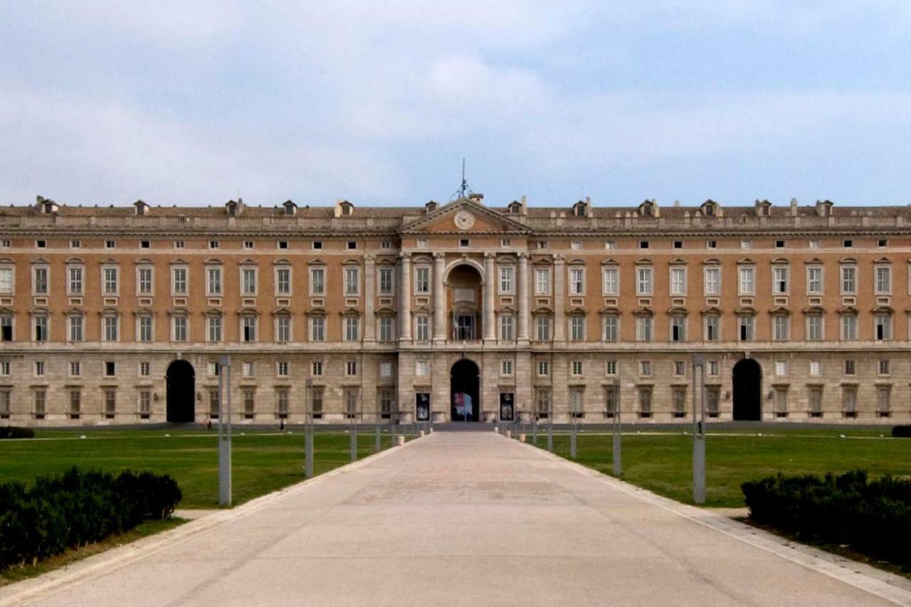 L'Approdo Del Re Daire Caserta Dış mekan fotoğraf