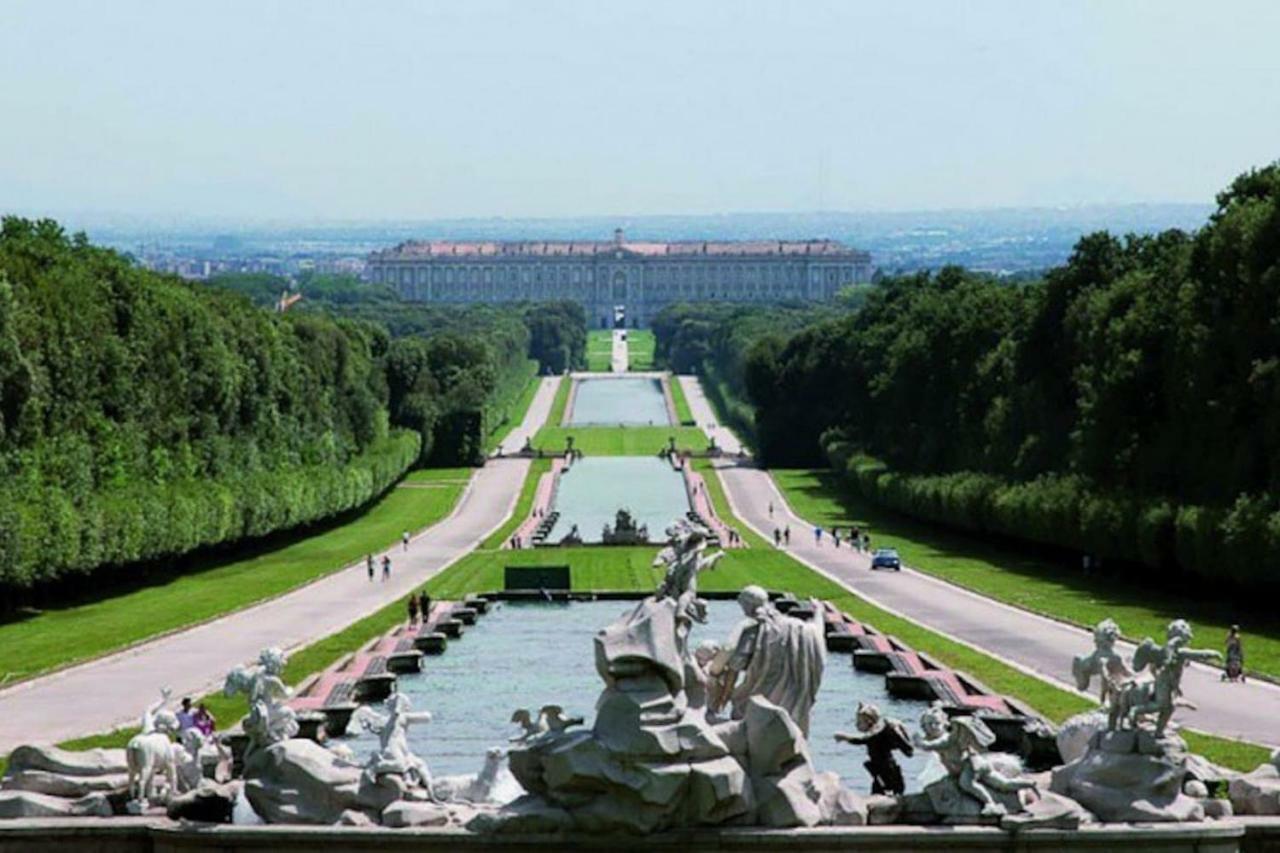 L'Approdo Del Re Daire Caserta Dış mekan fotoğraf